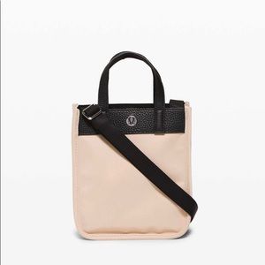 Lululemon Now and Always Tote *Micro Locarno